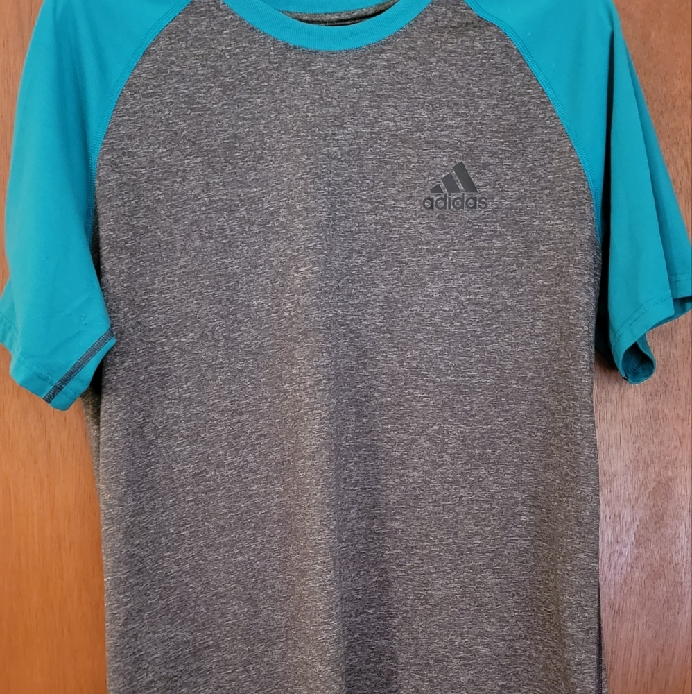 Adidas t-shirt